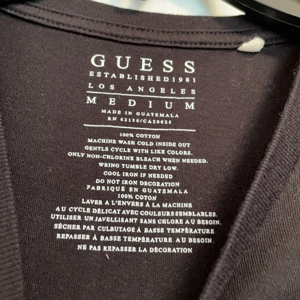 GUESS Black T-Shirt with Gold Triangle Design Size Medium Great Condition - Picture 3 of 4